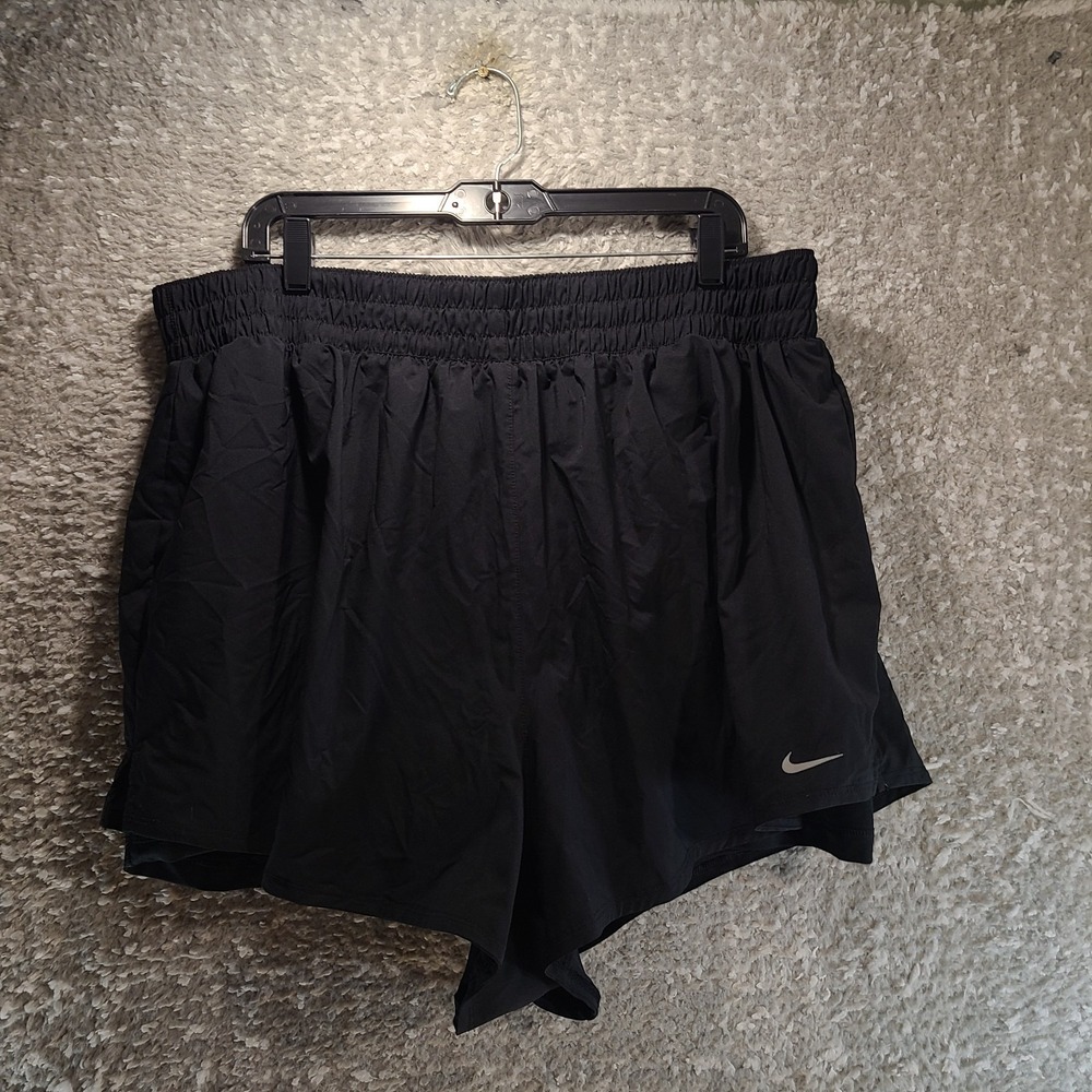 Nike Women's Black Running Shorts 2X Lined Polyester Lined